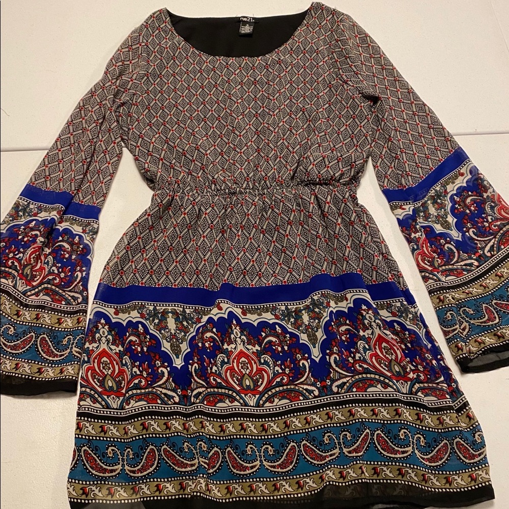 Edge detail dress size M